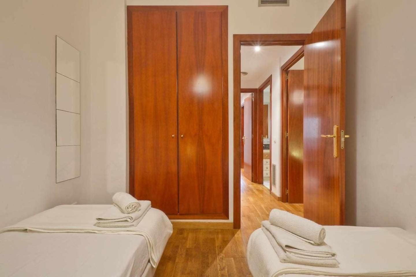 Comfortable 4 Rooms 2Bath W Balcony Barcelona Exteriör bild